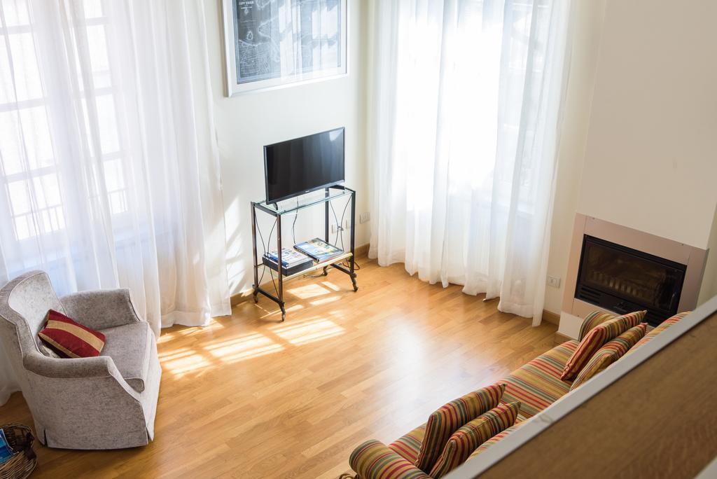 Via Rusconi 10 - BymyhomeinКомо Экстерьер фото
